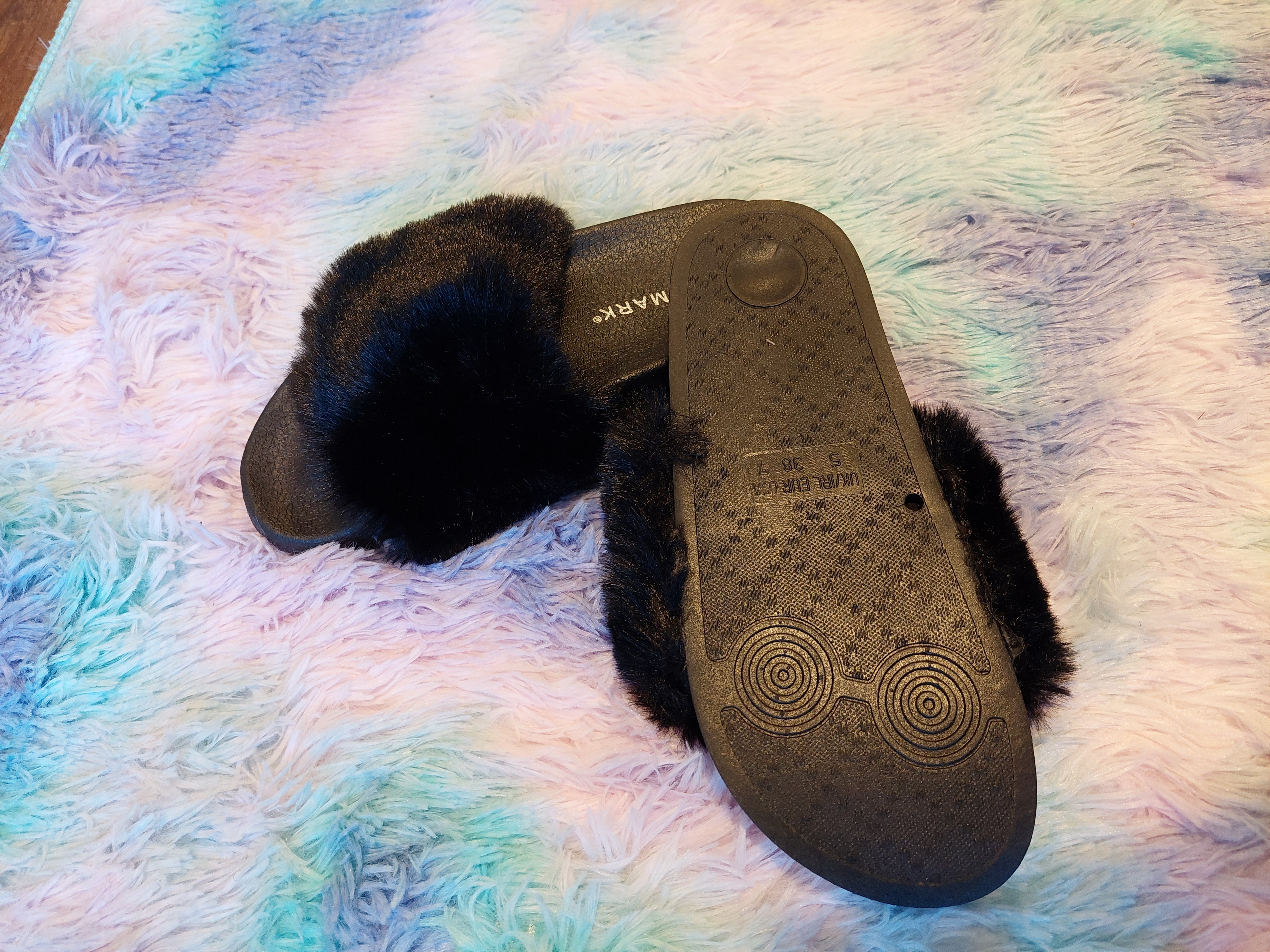 Fur Black Slide