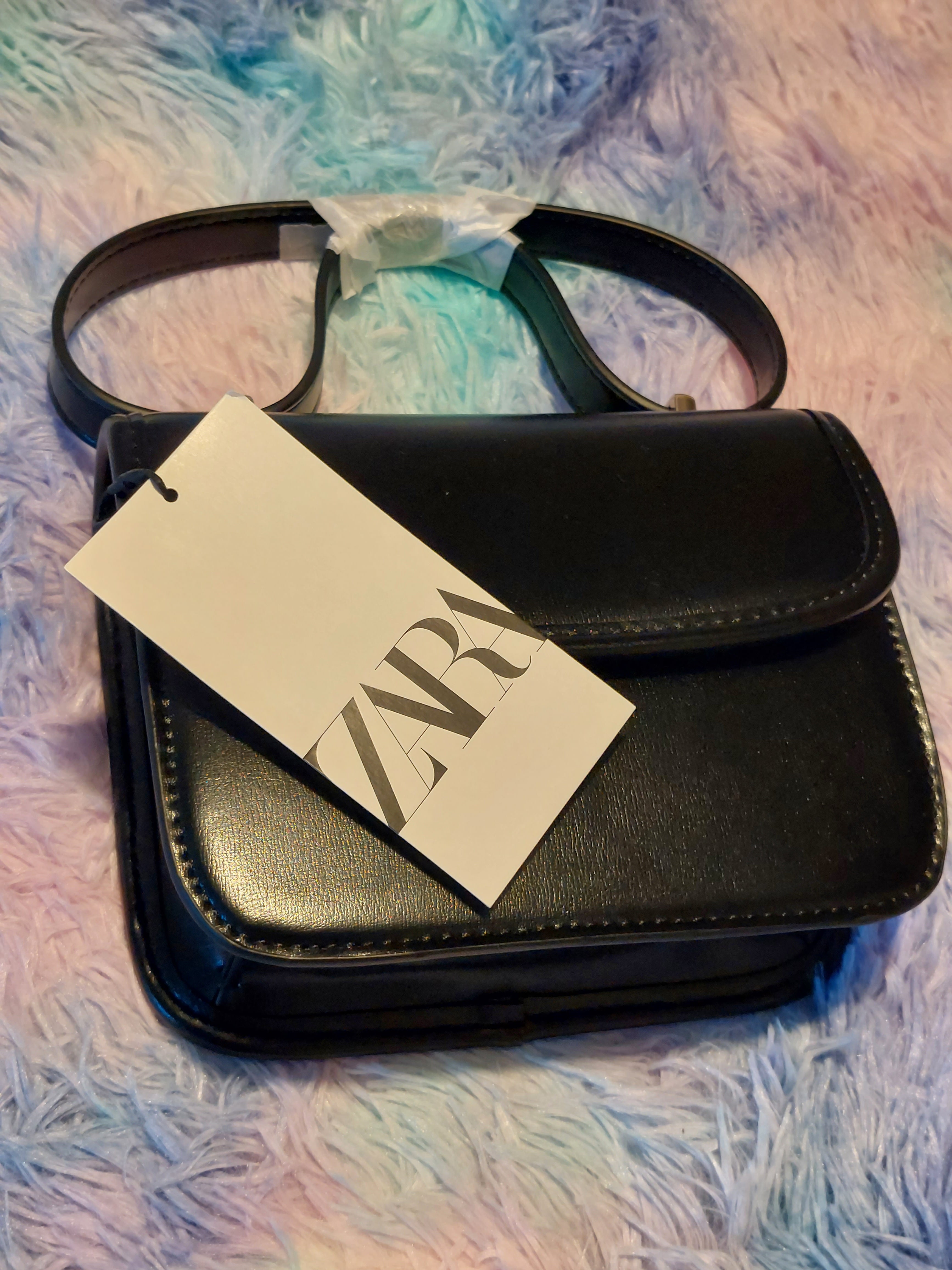 Shoulder Bag with Pocket